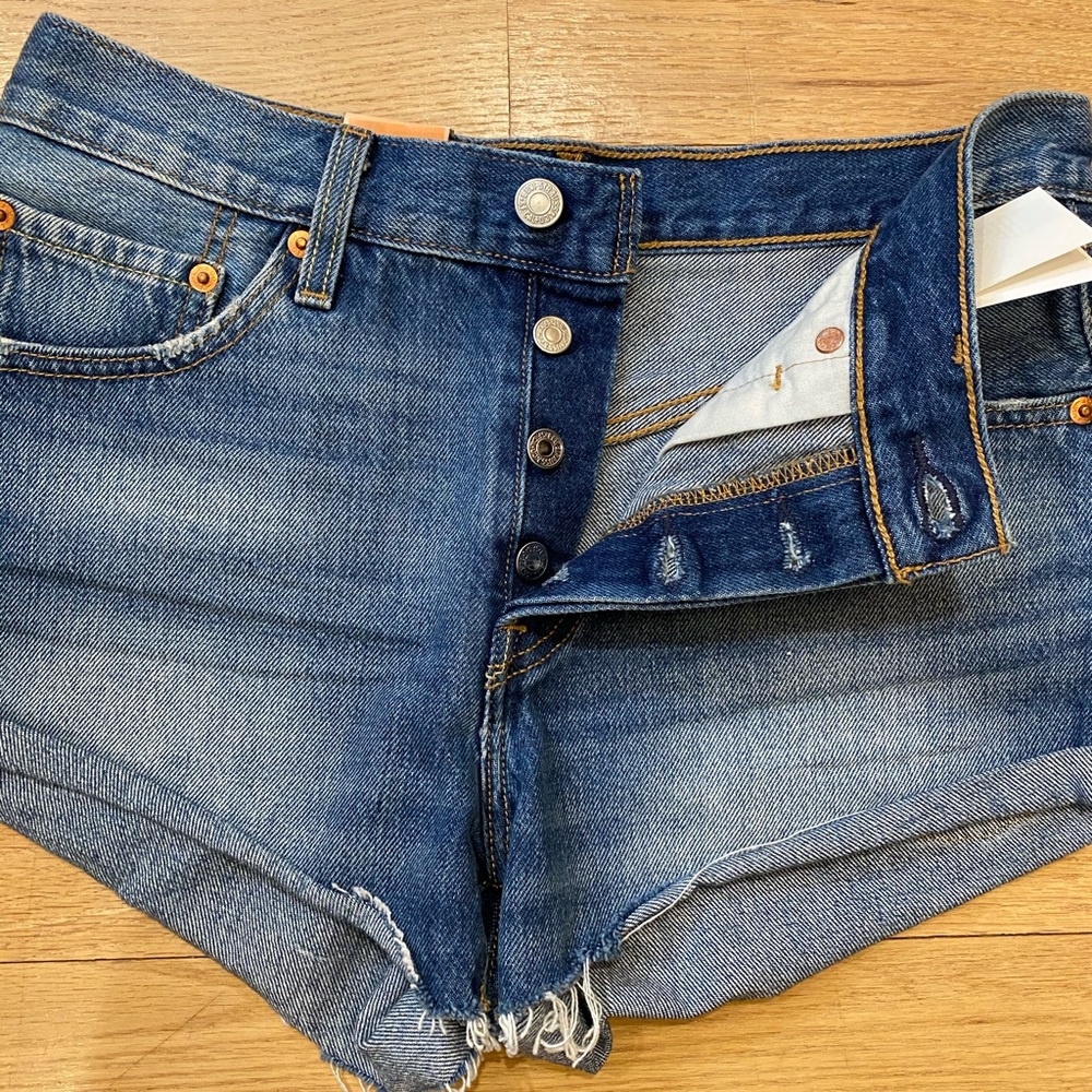 levi 501 shorts - Picture 3 of 3